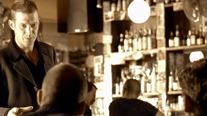 Кадры из фильма "Карты, деньги, два ствола"