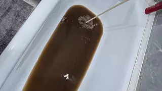 "Нефть" из крана возмутила жителей Актау