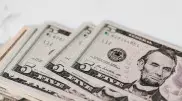 Сколько стоят доллар, евро и рубль в обменниках
