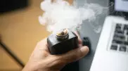 "Жүрек, ми, өкпе онкологиясы". Вейп шегу жасөспірімдер ағзасына қалай әсер етіп жатыр?