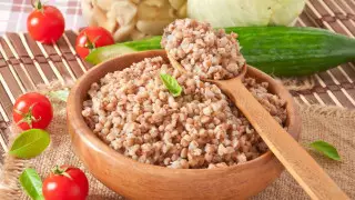 Овсянка или гречка: что полезнее