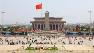 "Ту көтерілгенде, халық жылайды". Әлем елдерінде Республика күні қалай тойланады?