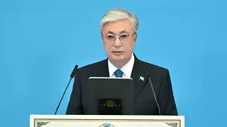 Токаев поздравил казахстанцев с Днем Республики