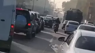 Расчищал дорогу для скорой. Поступок мопедиста растрогал Казнет