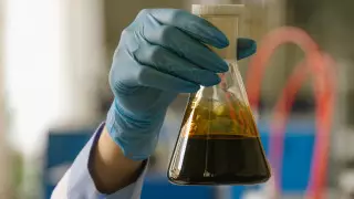 Цены на нефть ускорили снижение