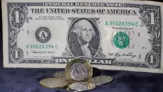 Сколько стоят доллар, евро и рубль в обменниках Казахстана