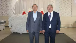 "Біз туғанда әуелі жаңбыр, артынан қар жауған". Жетпіс жастағы егіз қызық естеліктерін бөлісті