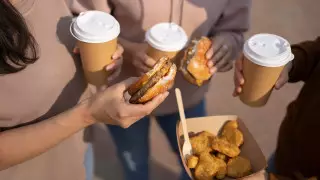 Из-за чего развивается анемия у детей и подростков, рассказала врач