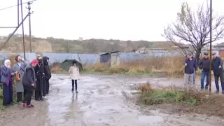 Жители Каскелена недоумевают, как дорога из города оказалась в частной собственности