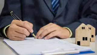 Мошенники в Таразе присваивали и продавали чужие дома с квартирами