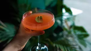 Туристка заказала коктейль в отеле и не смогла его оплатить из-за невнимательности