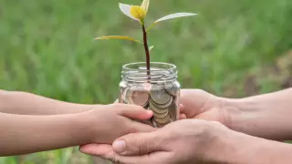 Токаев подписал закон о выплатах детям из Нацфонда