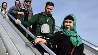 Эвакуированные из сектора Газа казахстанцы прибыли в Алматы