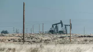 Цены на нефть растут после сильного падения