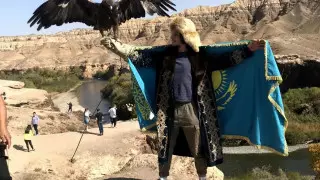 "Қазақ тілінде ең қиыны - жалғаулар". Француз жігіті бір жылда қалай қазаққа айналғанын айтты