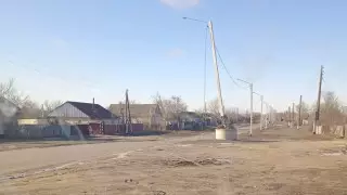 Желге шыдамады: Ақмола облысында салынғанына үш ай өтпеген электр бағандары құлап қалды