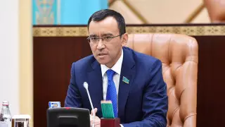 "За счет чего будете обеспечивать?" Ашимбаев спросил главу Минфина о налогах