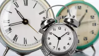 В Астане и Алматы хотят перевести время: какой в этом смысл