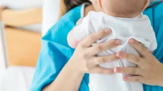 Женщина пыталась продать новорожденного ребенка в Шымкенте