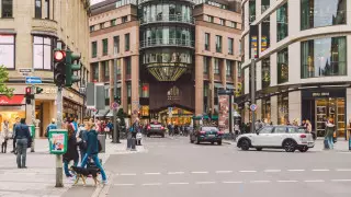 Казахстанка полетела в Германию и удивилась шампанскому на родах