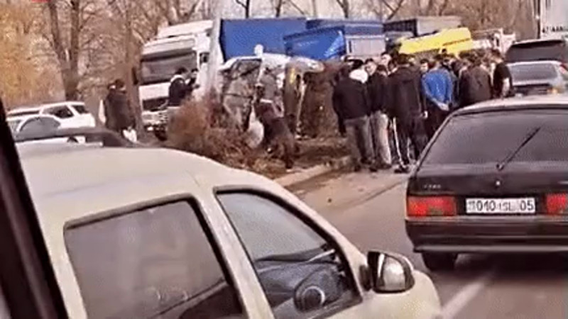 Кадры из видео