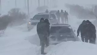 Что делать, если машина застряла на трассе зимой