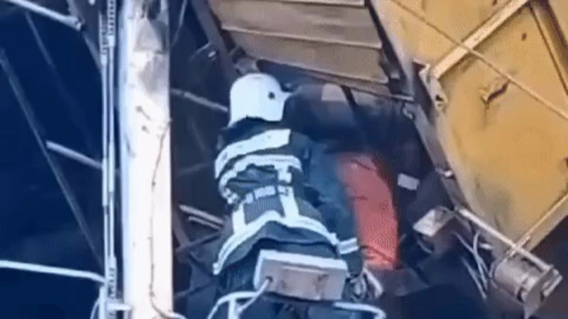 Кадры из видео