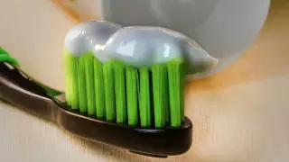 Врач предупредила об опасном свойстве зубной пасты