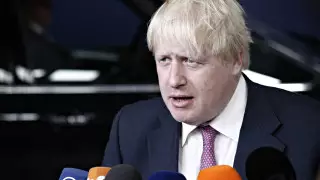 Борис Джонсон извинился перед родными жертв COVID-19