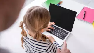 Школьники Астаны остаются на онлайн-обучении