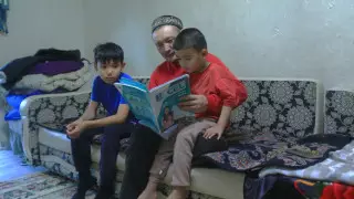 "Дети привыкли к холоду". История семьи, едва не потерявшей сына из-за печного отопления