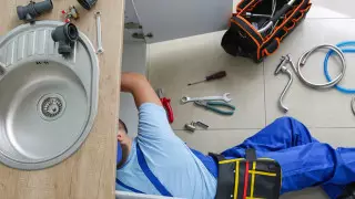 Блогеры и коучи не обеспечат техбезопасность страны - депутат обратилась к премьеру