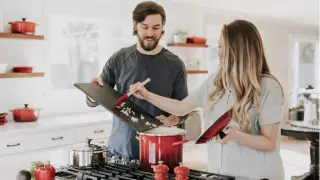 Из-за этого ежегодно умирают миллионы: почему стоит проветривать квартиру после готовки