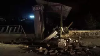 Число погибших от землетрясения в Китае выросло