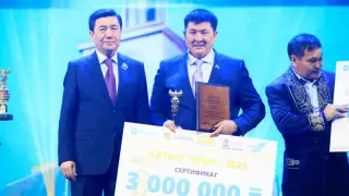 Кошанов зачитал поздравление Президента номинантам премии "Алтын тұғыр"