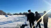 Мальчик провалился под лед в области Абай: полицейские ведут его поиски