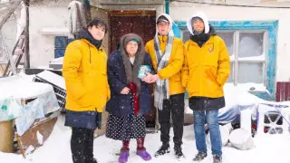 "10 добрых дел": в Астане волонтеры оказали помощь пожилым людям