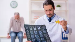 Виноваты не только гены: ученые назвали 15 факторов развития ранней деменции