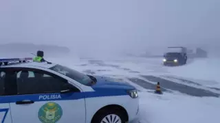 Движение ограничили на двух участках автодорог в двух областях страны