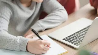 Школьников второй смены в Карагандинской области перевели на дистанционку