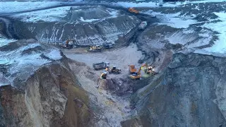 Ушли под землю: появились фото поисков автобуса с людьми в Павлодарской области