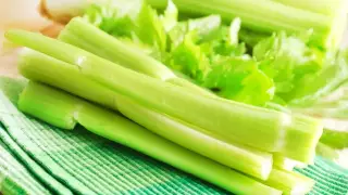 Трендке айналған балдыркөк шырыны денсаулыққа пайдалы екені рас па?