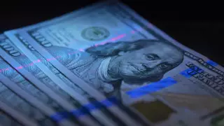 Курс доллара падает: итоги торгов