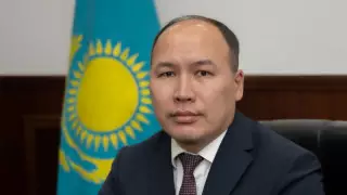 Уволенный после скандала аким Павлодара снова сменил должность