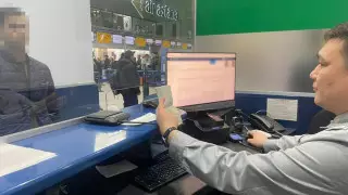 КНБ: иностранцев с поддельным паспортами задержали в аэропорту Алматы