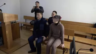 Покупала сумки и украшения: курьера телефонных мошенников осудили в Костанае