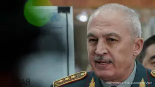 Мы пойдем выполнять миссию под нашим флагом - министр обороны