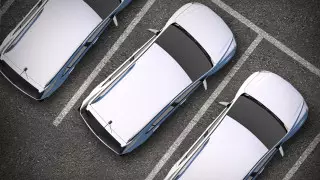 Автостоянку на месте сквера организовал "рынок Анипы Назарбаевой" - решение суда