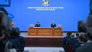 Токаев: Молодые казахстанцы следуют за псевдогероями