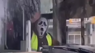 За водителя автобуса в маске "лицо призрака" заступились жители Усть-Каменогорска